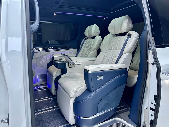 Фото 9 - Zeekr 009