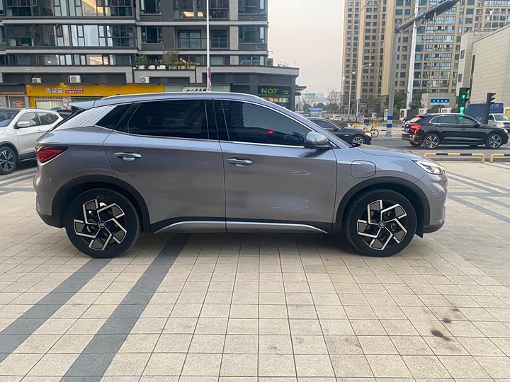 Фото 4 - BYD Yuan Plus