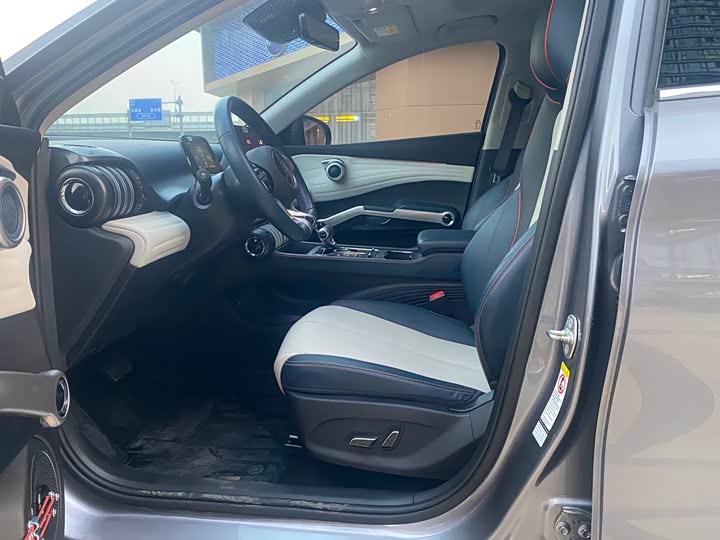 Фото 8 - BYD Yuan Plus