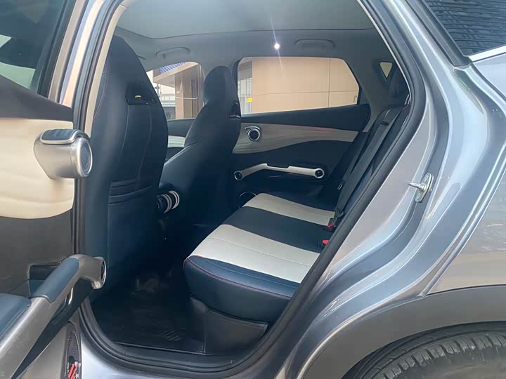 Фото 9 - BYD Yuan Plus