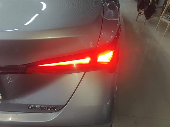 Фото 8 - Toyota Avalon