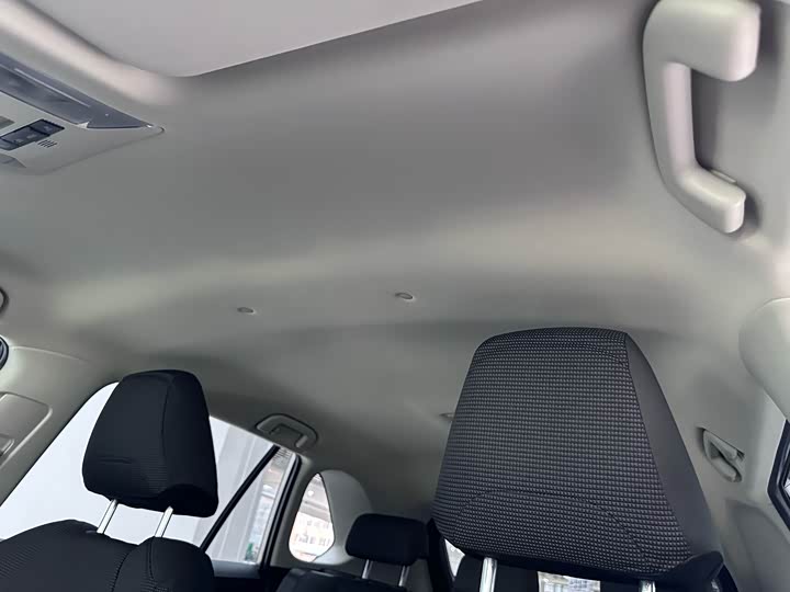 Фото 6 - Toyota RAV4