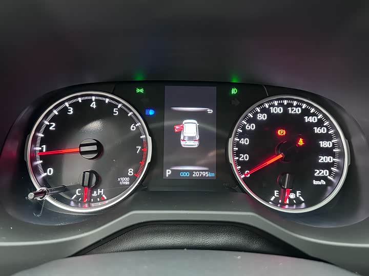 Фото 7 - Toyota RAV4