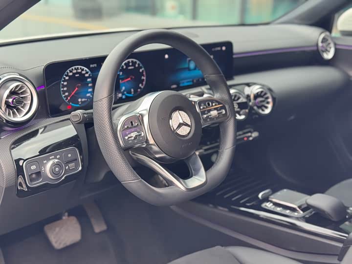 Фото 9 - Mercedes-Benz A-Class