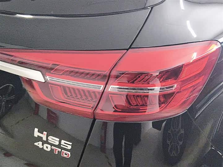 Фото 8 - Hongqi HS5