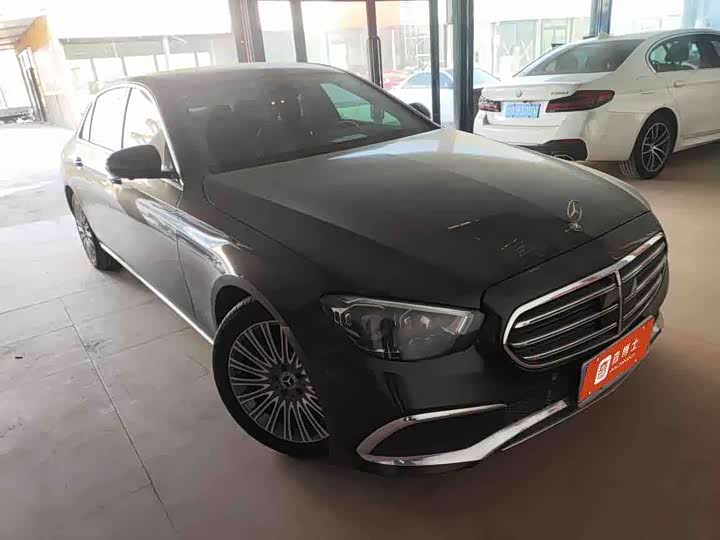 Фото 2 - Mercedes-Benz E-Class