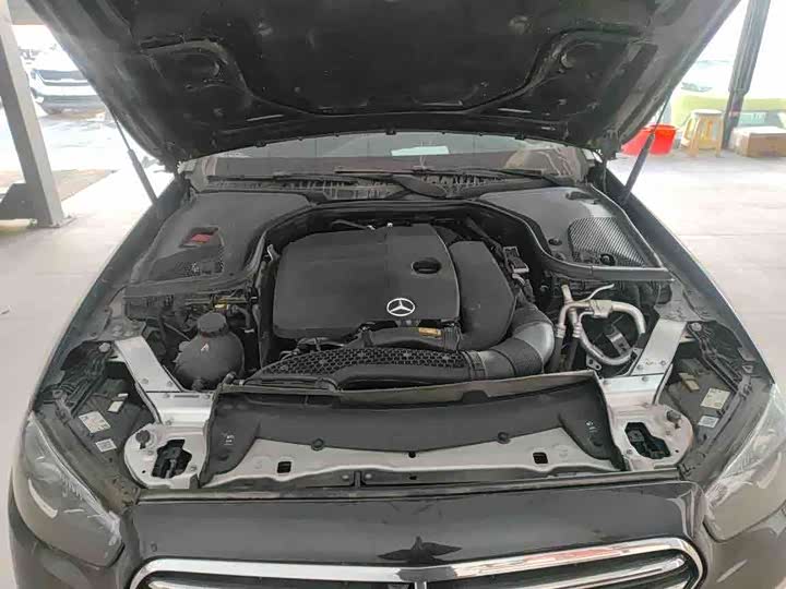 Фото 7 - Mercedes-Benz E-Class