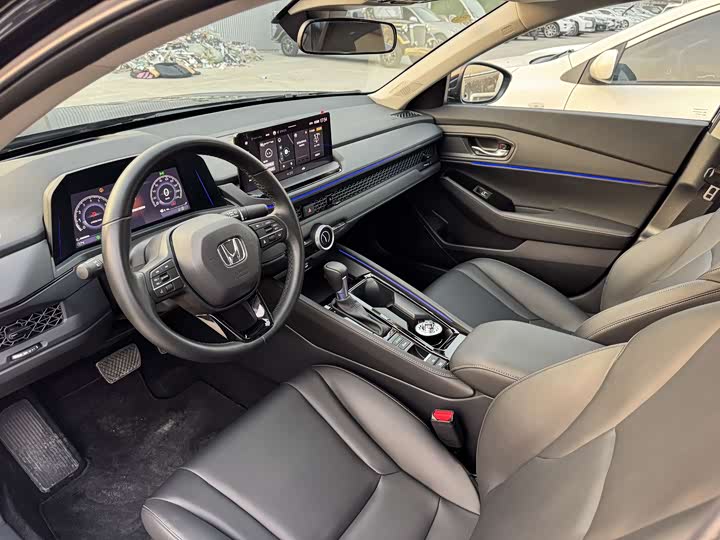 Фото 2 - Honda Accord