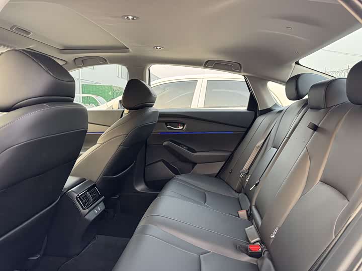 Фото 3 - Honda Accord