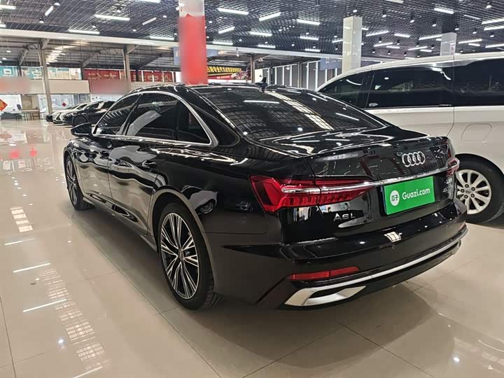 Фото 5 - Audi A6L