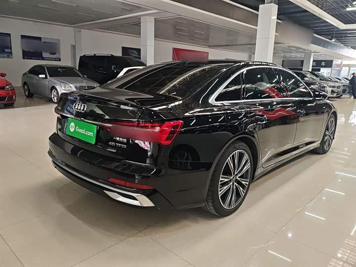 Фото 7 - Audi A6L