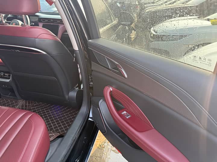 Фото 8 - Hongqi H5