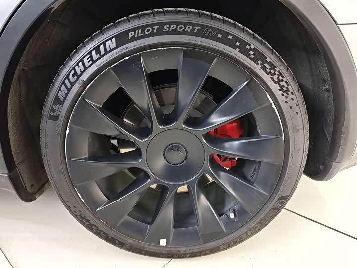 Фото 7 - Tesla Model Y