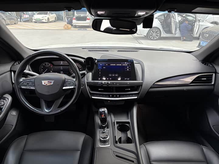 Фото 6 - Cadillac CT5