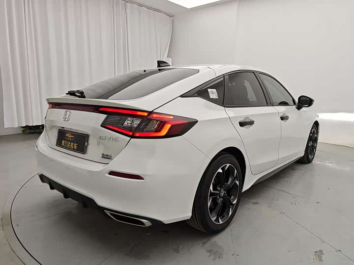 Фото 9 - Honda Civic