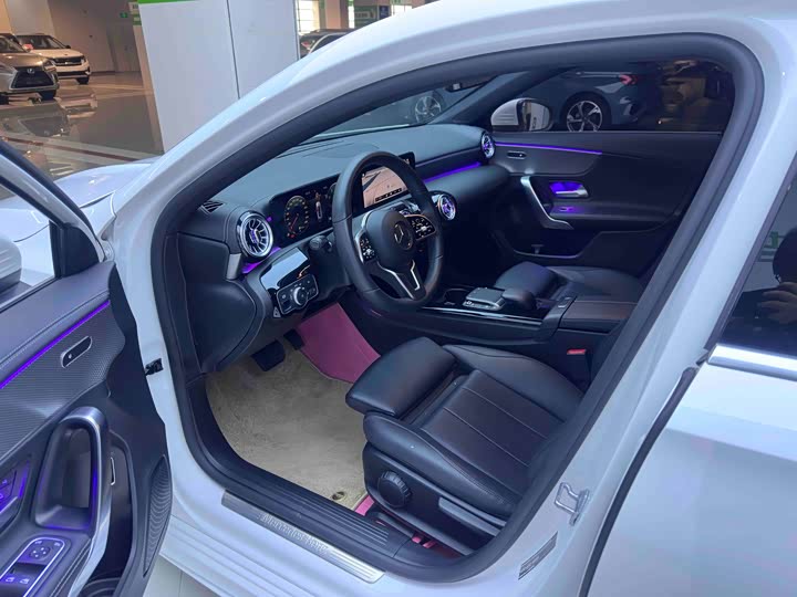 Фото 9 - Mercedes-Benz A-Class