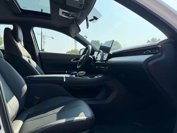 Фото 7 - Changan Eado Plus