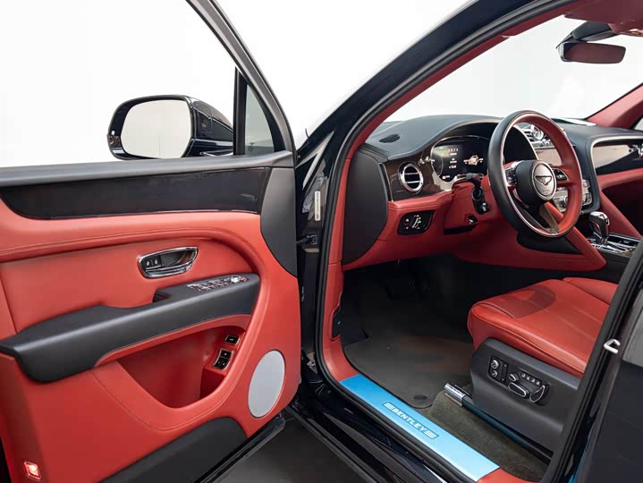 Фото 8 - Bentley Bentayga