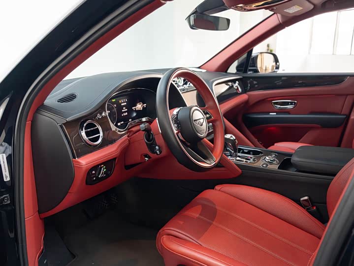 Фото 9 - Bentley Bentayga