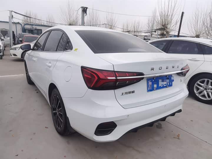 Фото 5 - Roewe i5