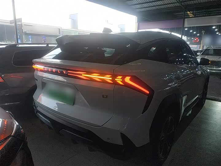 Фото 7 - Geely Galaxy L7