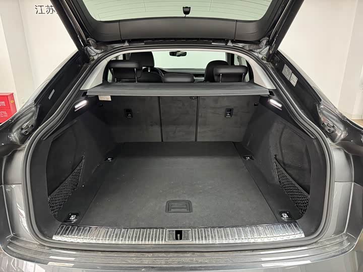 Фото 6 - Audi e-tron