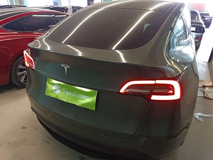 Фото 6 - Tesla Model Y