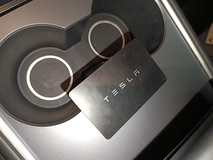 Фото 9 - Tesla Model Y