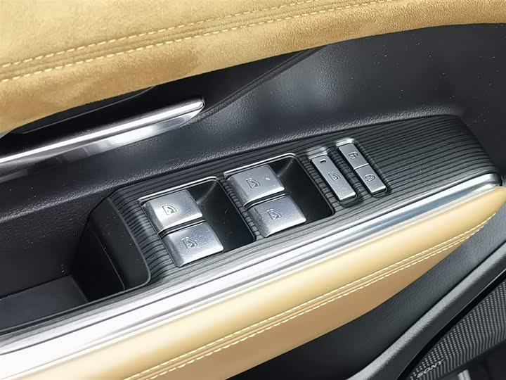 Фото 9 - Mazda EZ-6