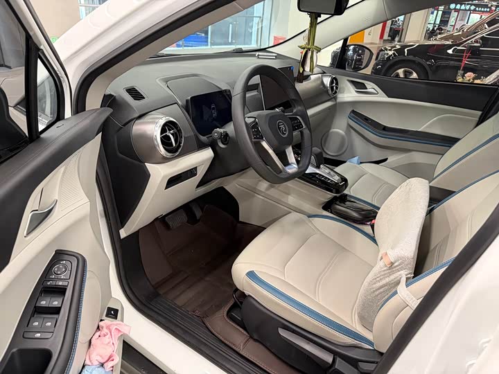 Фото 3 - BYD Yuan Pro