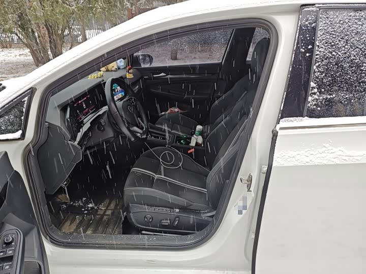 Фото 8 - Volkswagen Golf