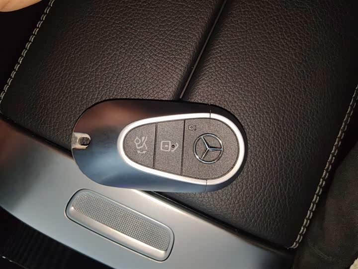 Фото 9 - Mercedes-Benz C-Class