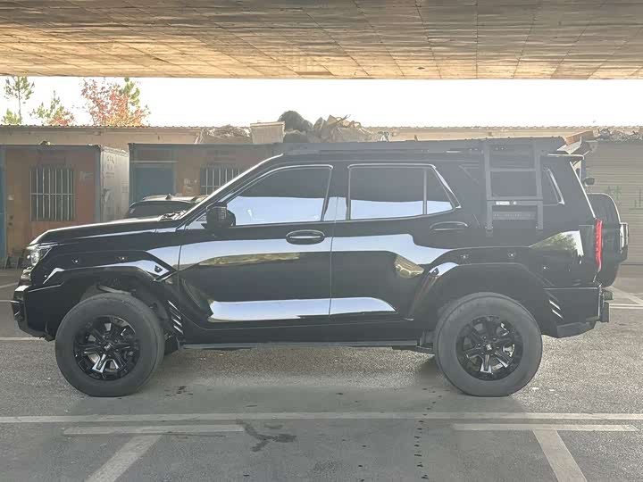 Фото 3 - Tank 400 Hybrid