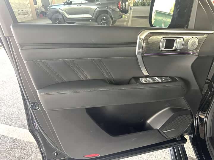 Фото 5 - Tank 400 Hybrid