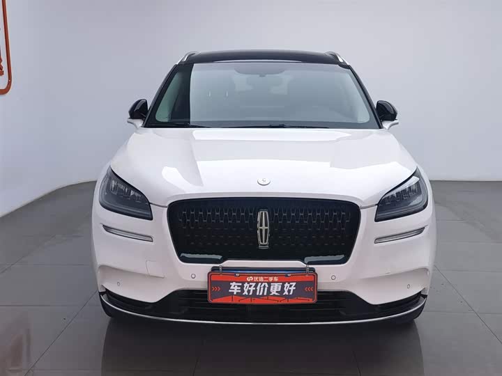 Фото 3 - Lincoln Corsair