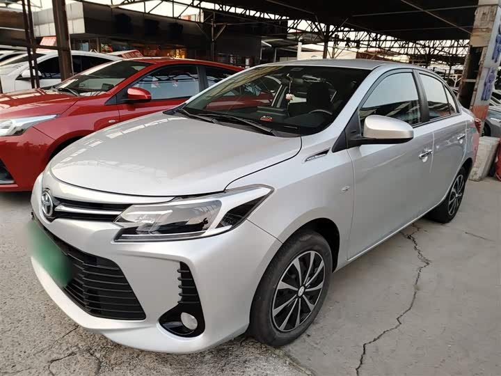 Фото 2 - Toyota Vios