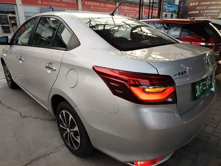 Фото 5 - Toyota Vios