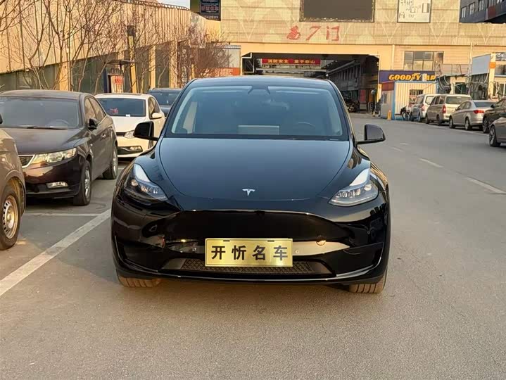 Фото 2 - Tesla Model Y