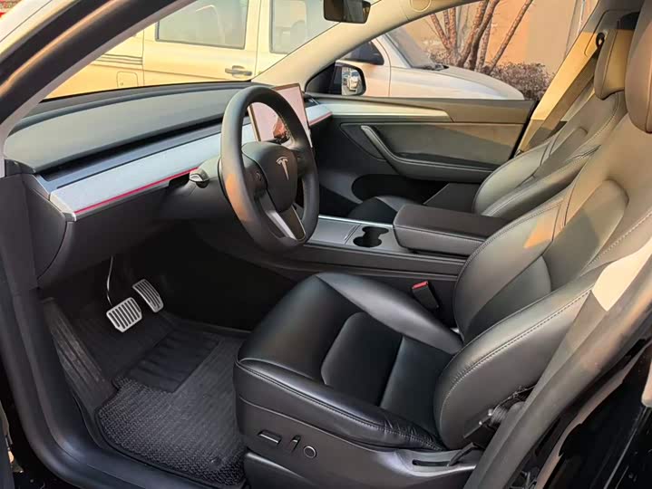 Фото 6 - Tesla Model Y