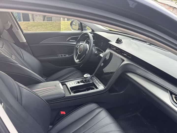 Фото 6 - Hongqi H5