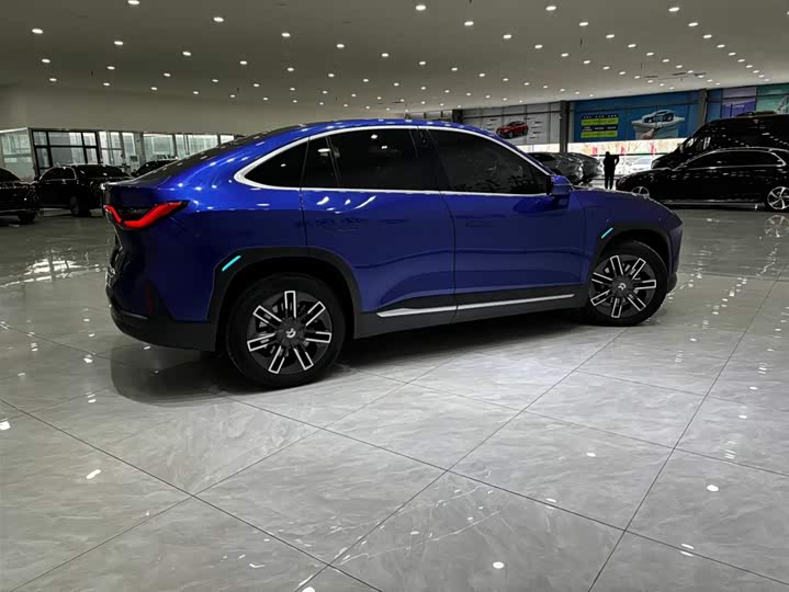 Фото 2 - Nio EC6