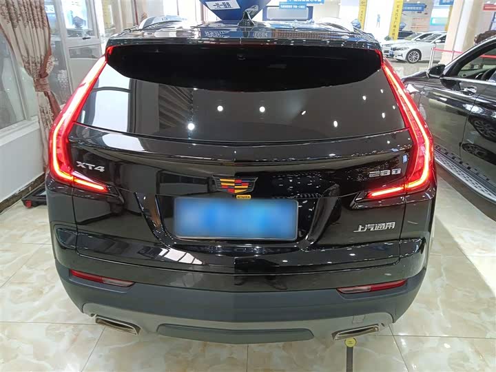 Фото 6 - Cadillac XT4