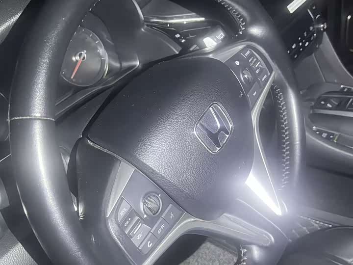 Фото 5 - Honda Avancier