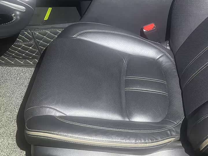 Фото 6 - Honda Avancier