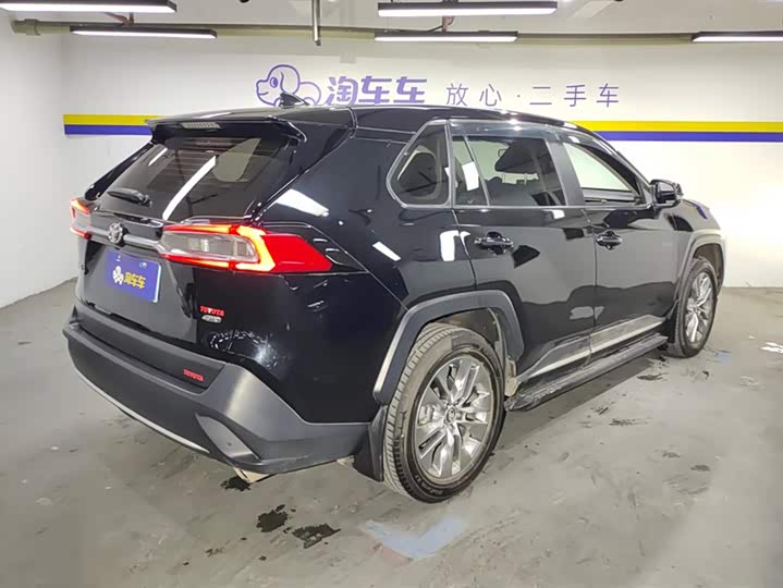 Фото 3 - Toyota Wildlander