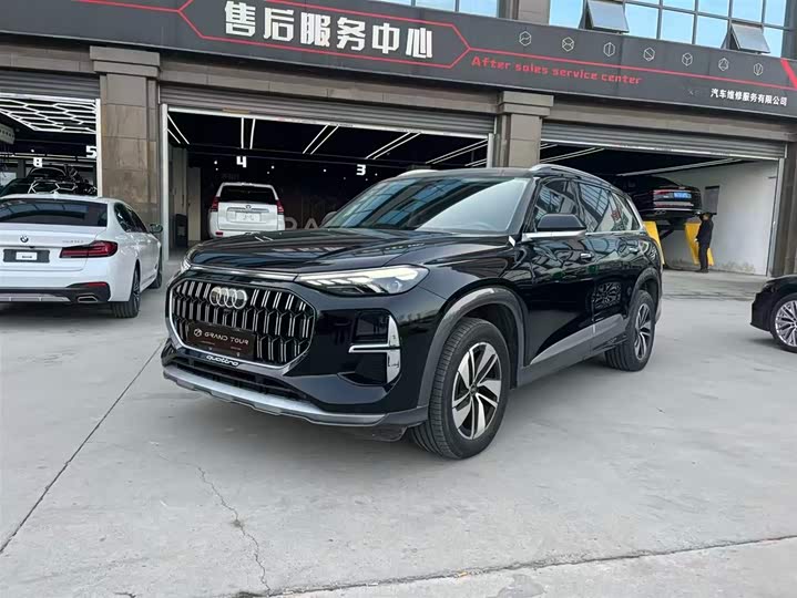 Фото 1 - Audi Q6