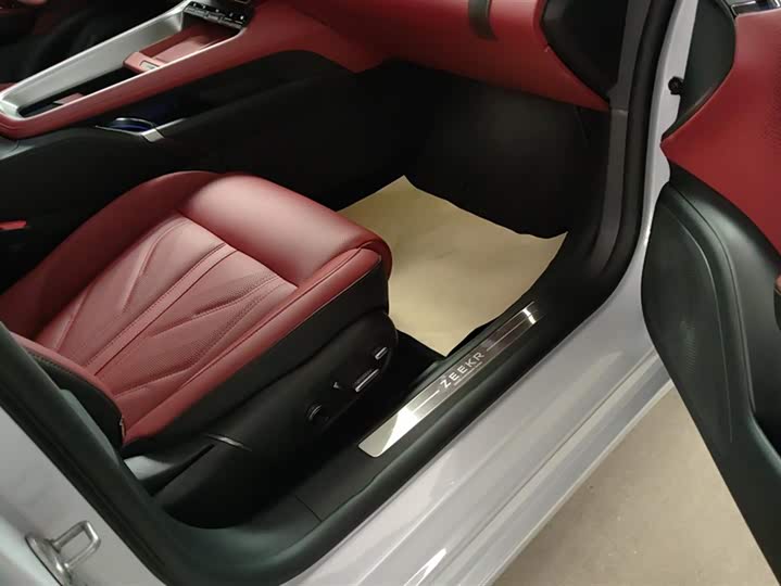 Фото 8 - Zeekr 007 GT