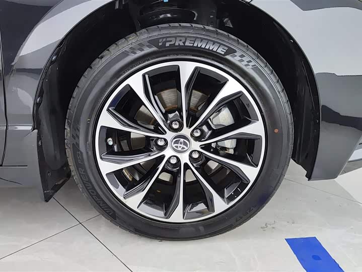 Фото 6 - Toyota Avalon