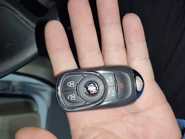 Фото 9 - Buick GL8 ES