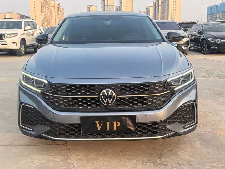 Фото 1 - Volkswagen Passat